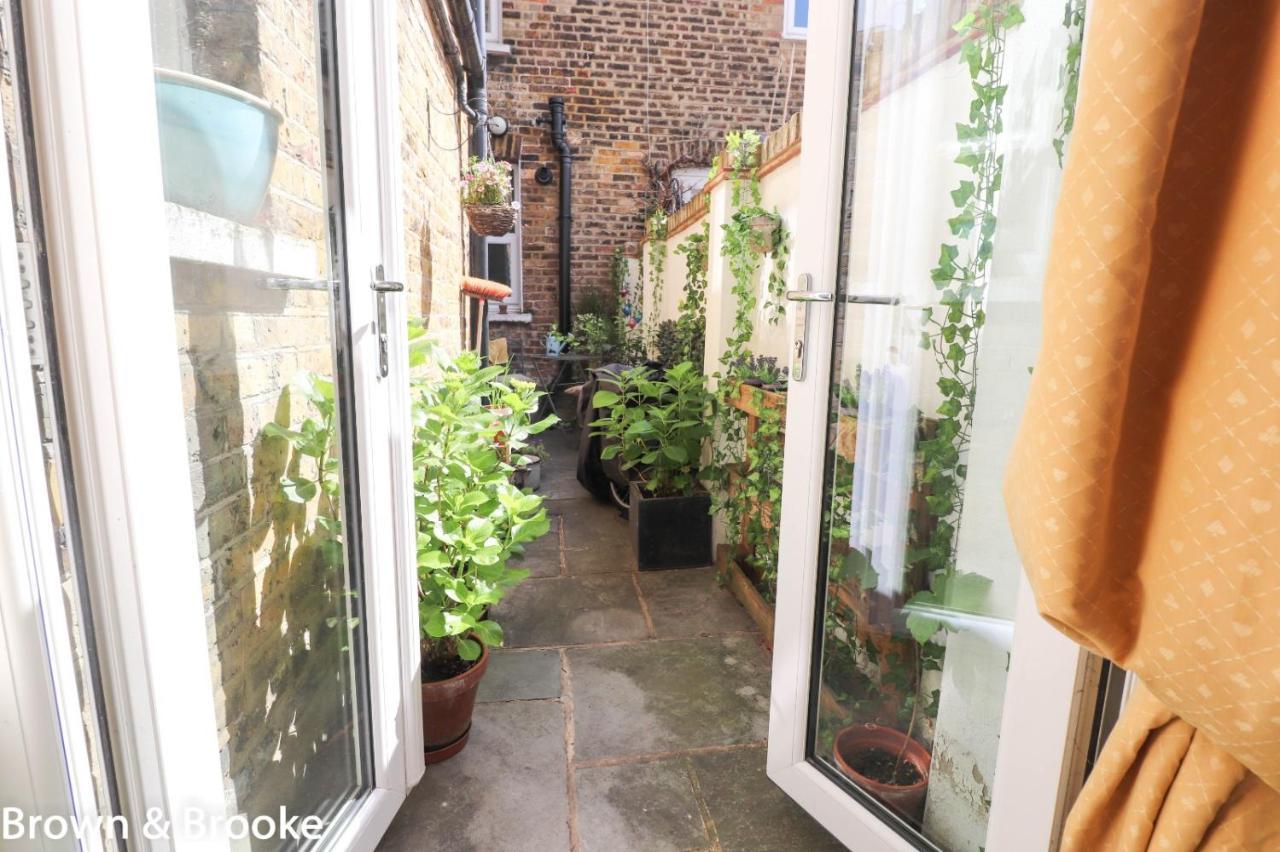 Vila Stylish & Spacious 3 Bed Victorian House Sleeps Up To 7 - Near O2, Museums, Excel, Mazehill Station 12 Mins Direct Into London Bridge Exteriér fotografie